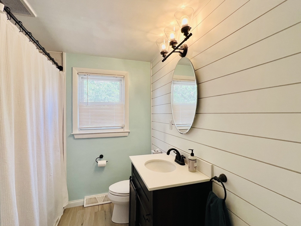 16 Ridge Avenue Lynn, MA 01905 - Photo 14 of 28