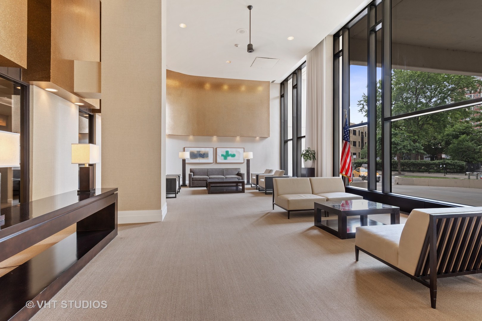 3930 North Pine Grove Avenue, Unit 907 Chicago, IL 60613 - Photo 2 of 12