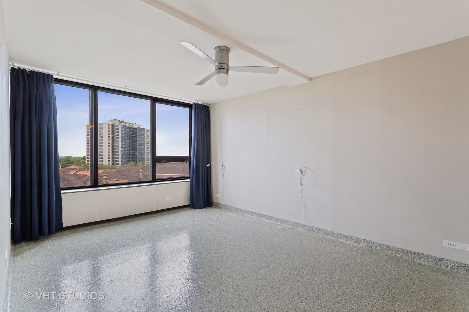 3930 North Pine Grove Avenue, Unit 907 Chicago, IL 60613 - Photo 7 of 12