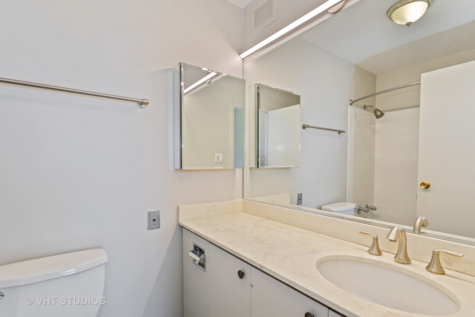 3930 North Pine Grove Avenue, Unit 907 Chicago, IL 60613 - Photo 8 of 12