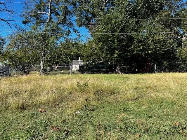 $250,000 | 105 Twining Drive, Denison, TX 75020