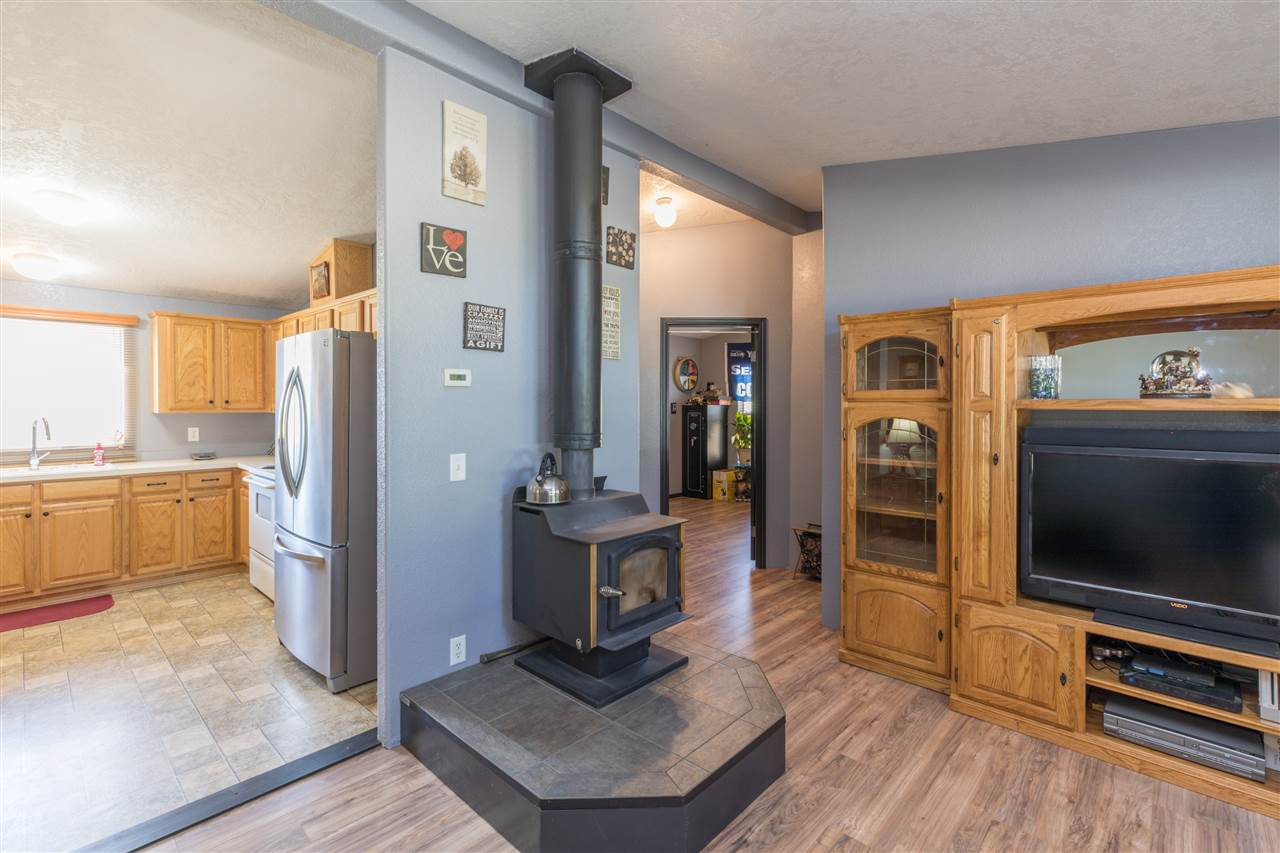 4734 Prairie Way Springdale, WA 99173 - Photo 7 of 20