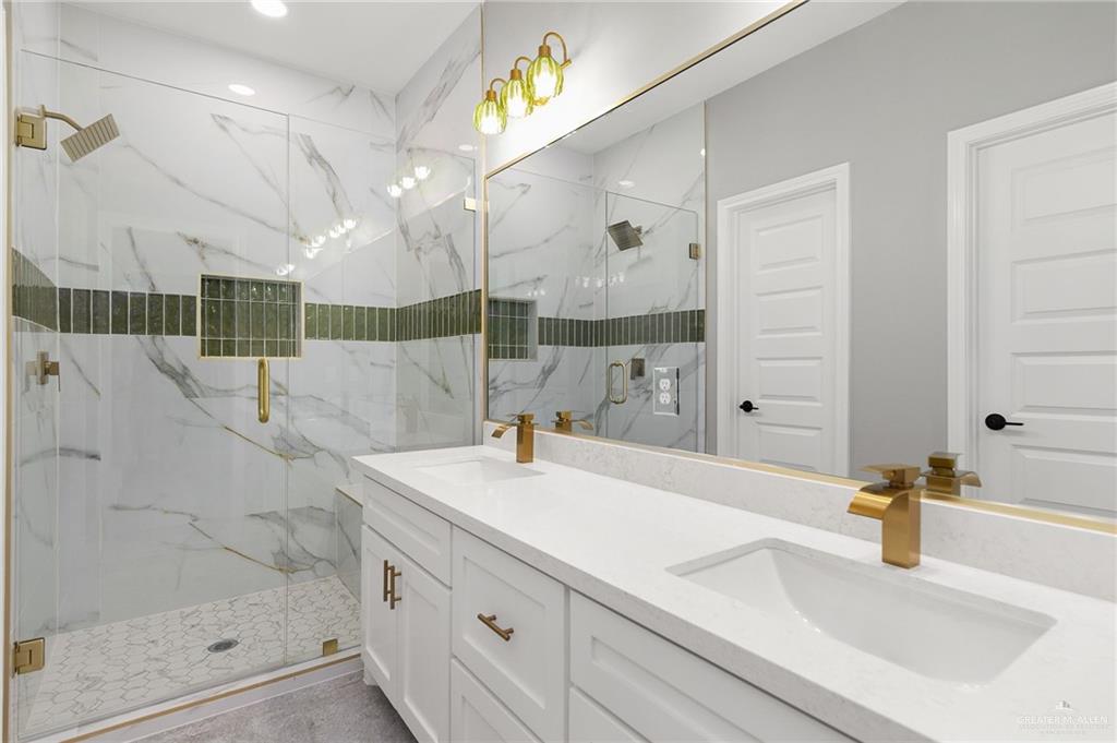 17919 Redwood Street Combes, TX 78552 - Photo 9 of 15