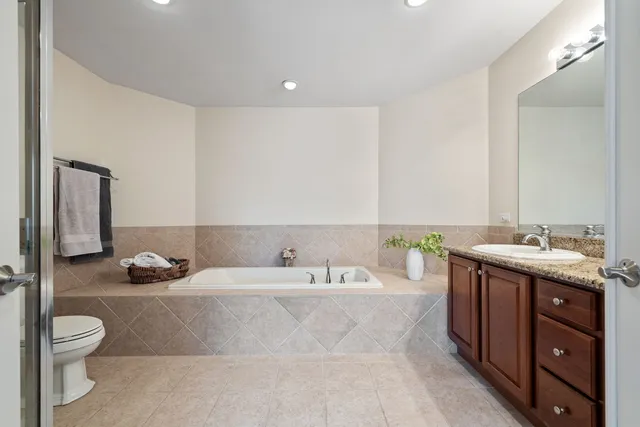 $794,000 | 805 Stone Canyon Circle, Inverness, IL 60010