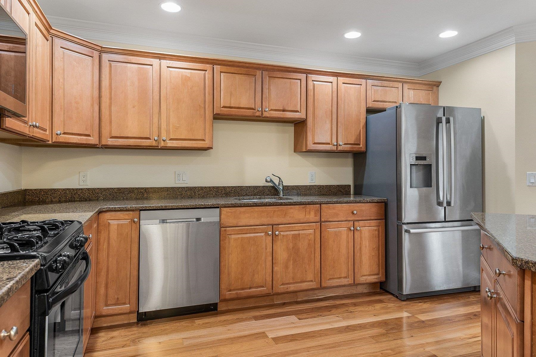 437 Winnacunnet Road, Unit 103 Hampton, NH 03842 - Photo 8 of 36
