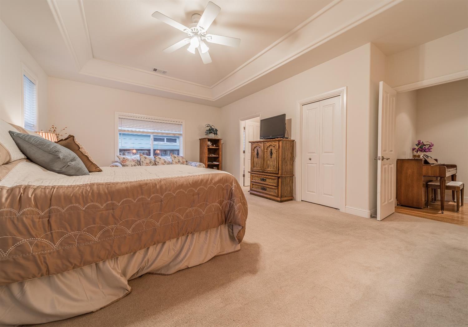 1074 Pumpkin Ridge Eagle Point, OR 97524 - Photo 8 of 33 Additional Photo