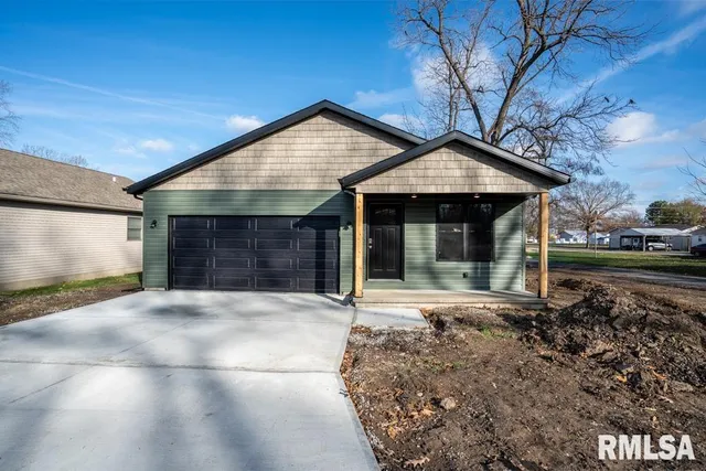 $234,000 | 1801 West Adams Street, Herrin, IL 62948