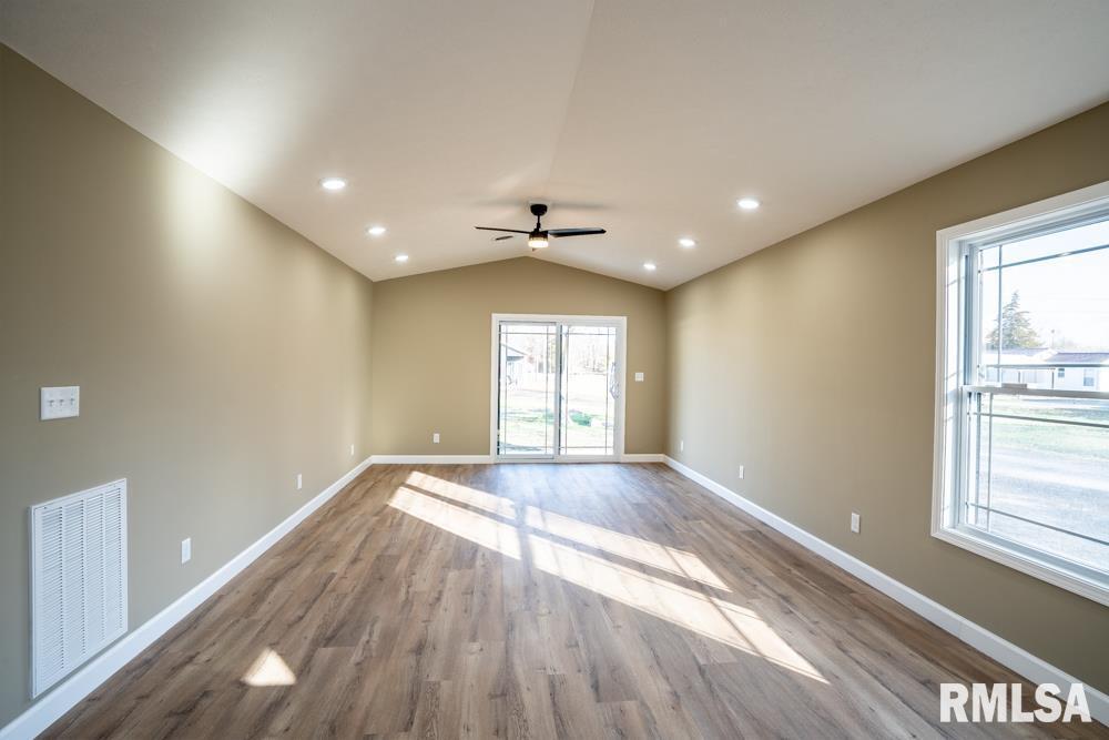 1801 West Adams Street Herrin, IL 62948 - Photo 4 of 28