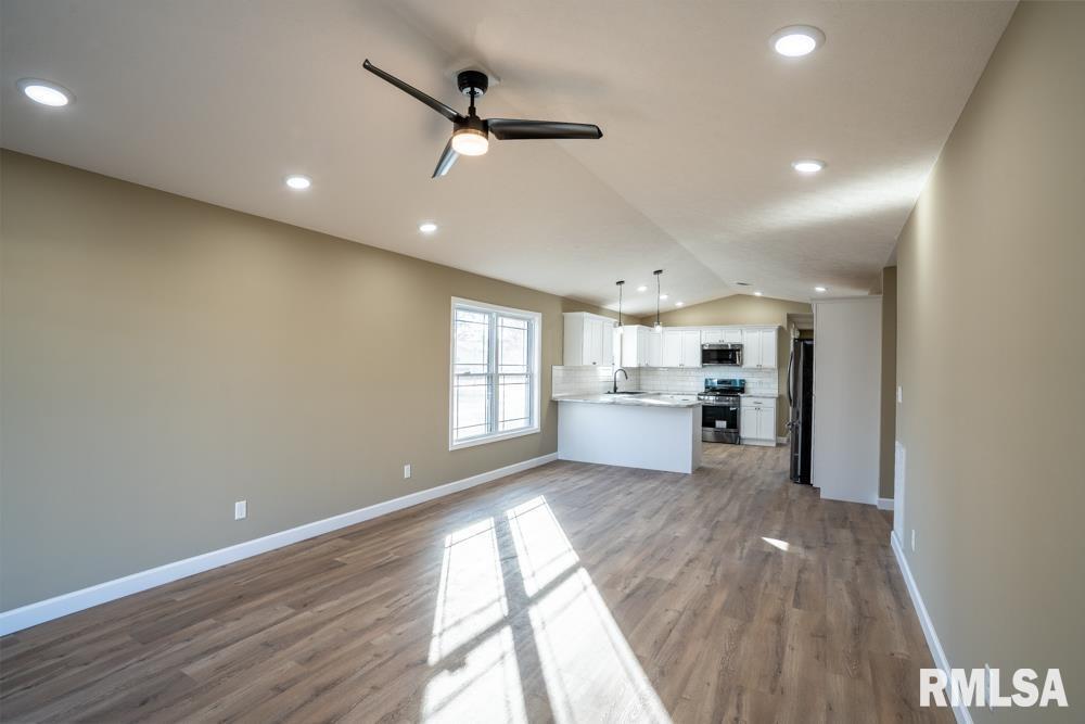 1801 West Adams Street Herrin, IL 62948 - Photo 8 of 28