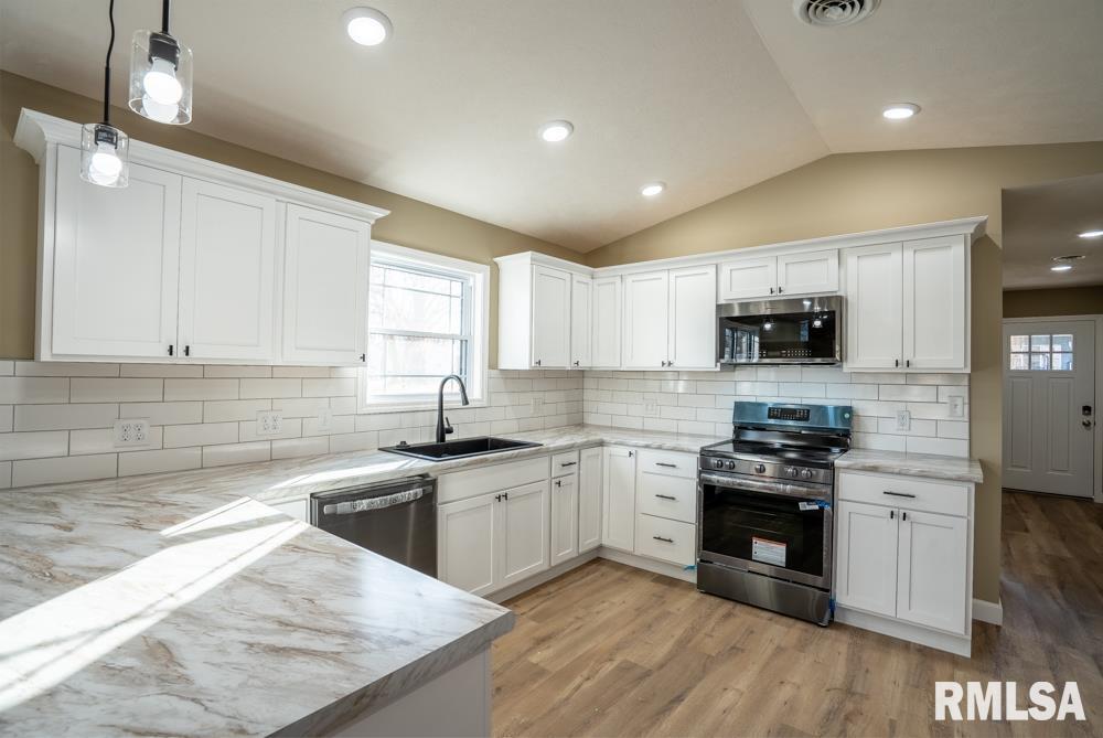 1801 West Adams Street Herrin, IL 62948 - Photo 10 of 28