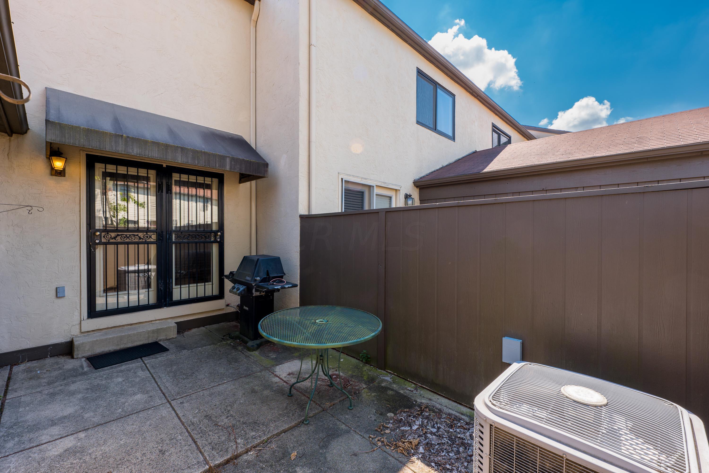 5275 Timberline Road, Unit 147 Columbus, OH 43220 - Photo 38 of 41 Patio