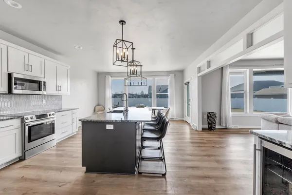 $659,900 | 1015 Nutmeg Drive, De Pere, WI 54115