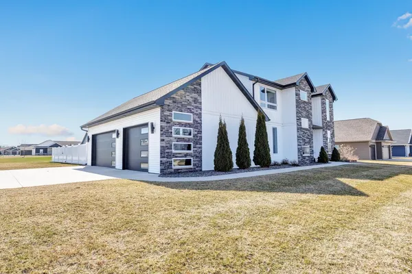 $659,900 | 1015 Nutmeg Drive, De Pere, WI 54115