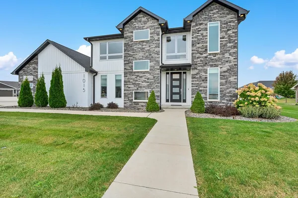 $659,900 | 1015 Nutmeg Drive, De Pere, WI 54115