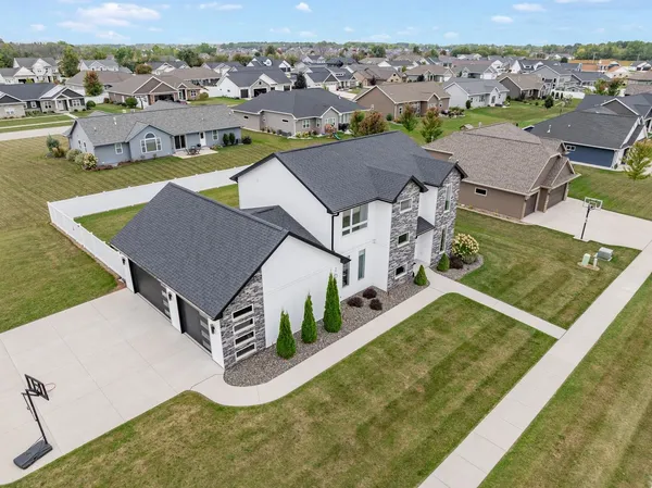 $659,900 | 1015 Nutmeg Drive, De Pere, WI 54115