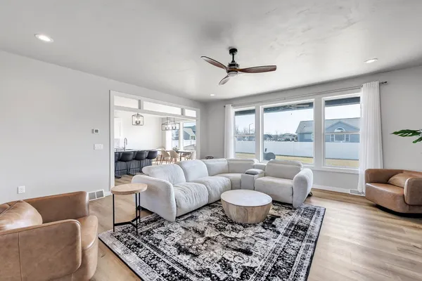 $659,900 | 1015 Nutmeg Drive, De Pere, WI 54115