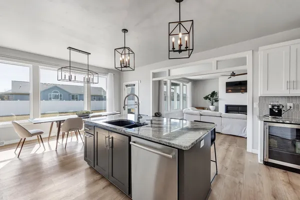 $659,900 | 1015 Nutmeg Drive, De Pere, WI 54115