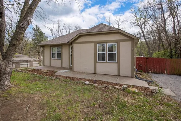 $155,000 | 5521 Ash Avenue, Raytown, MO 64133