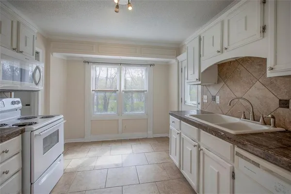 $155,000 | 5521 Ash Avenue, Raytown, MO 64133