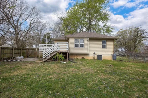 $155,000 | 5521 Ash Avenue, Raytown, MO 64133
