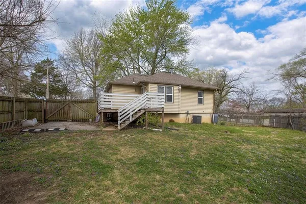 $155,000 | 5521 Ash Avenue, Raytown, MO 64133