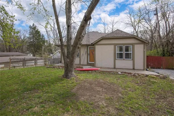 $155,000 | 5521 Ash Avenue, Raytown, MO 64133