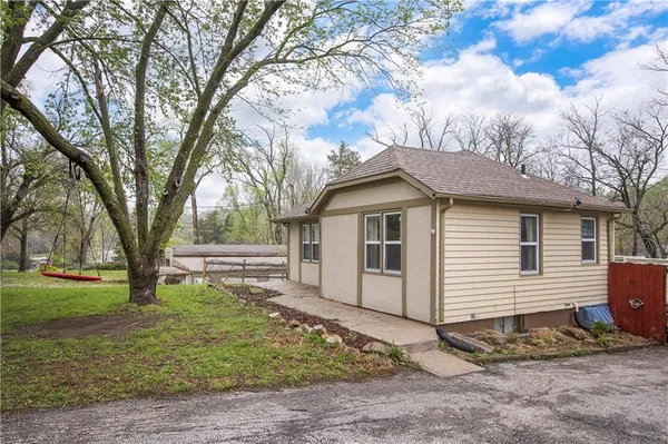 $155,000 | 5521 Ash Avenue, Raytown, MO 64133