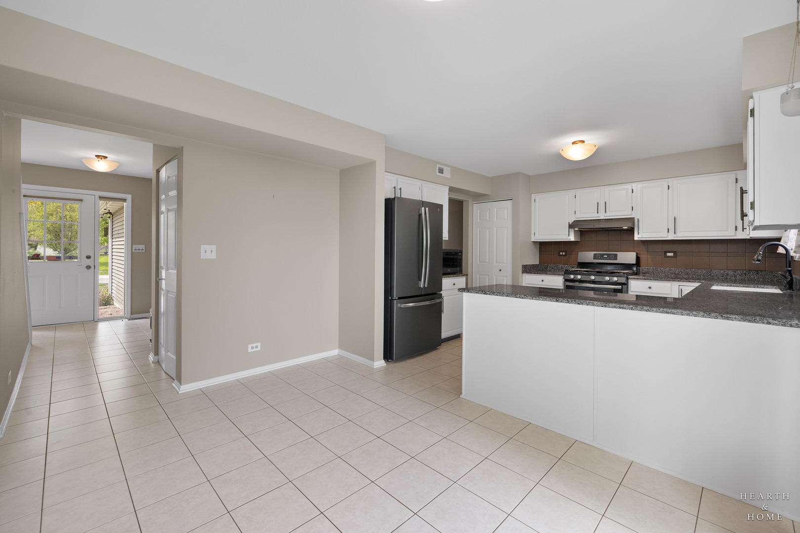 75 Hampton Street Cary, IL 60013 - Photo 7 of 44