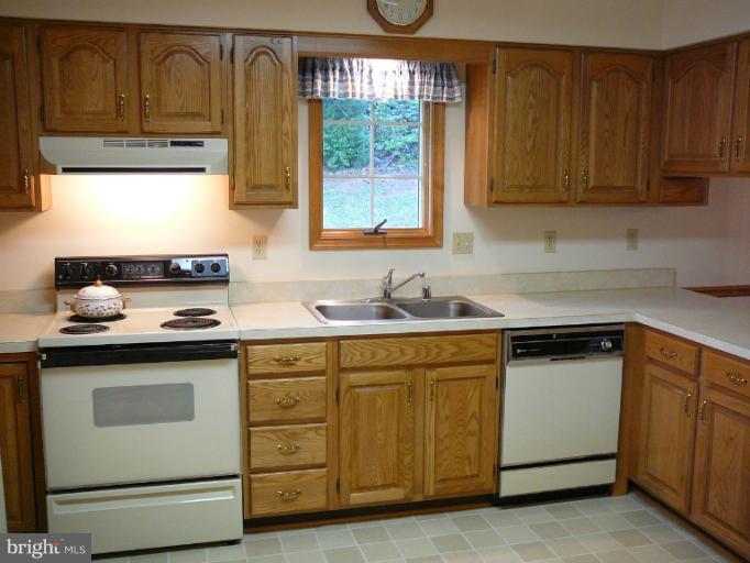 14018 Peddicord Road Mount Airy, MD 21771 - Photo 17 of 26 Kitchen