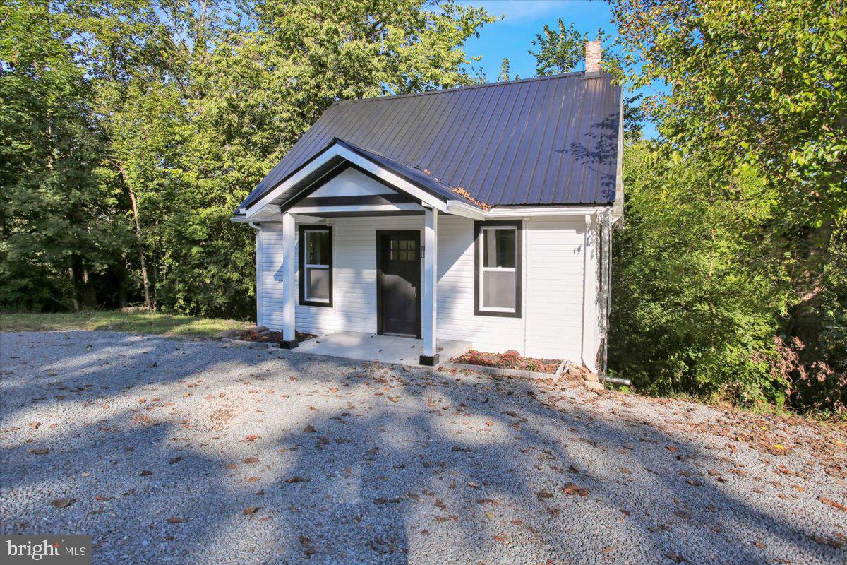 833 East Neversink Road Reading, PA 19606 - Photo 4 of 22 Gallery Image 4