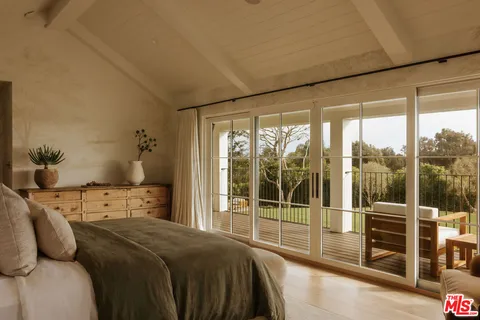 $9,450,000 | 6509 Wandermere Road, Malibu, CA 90265