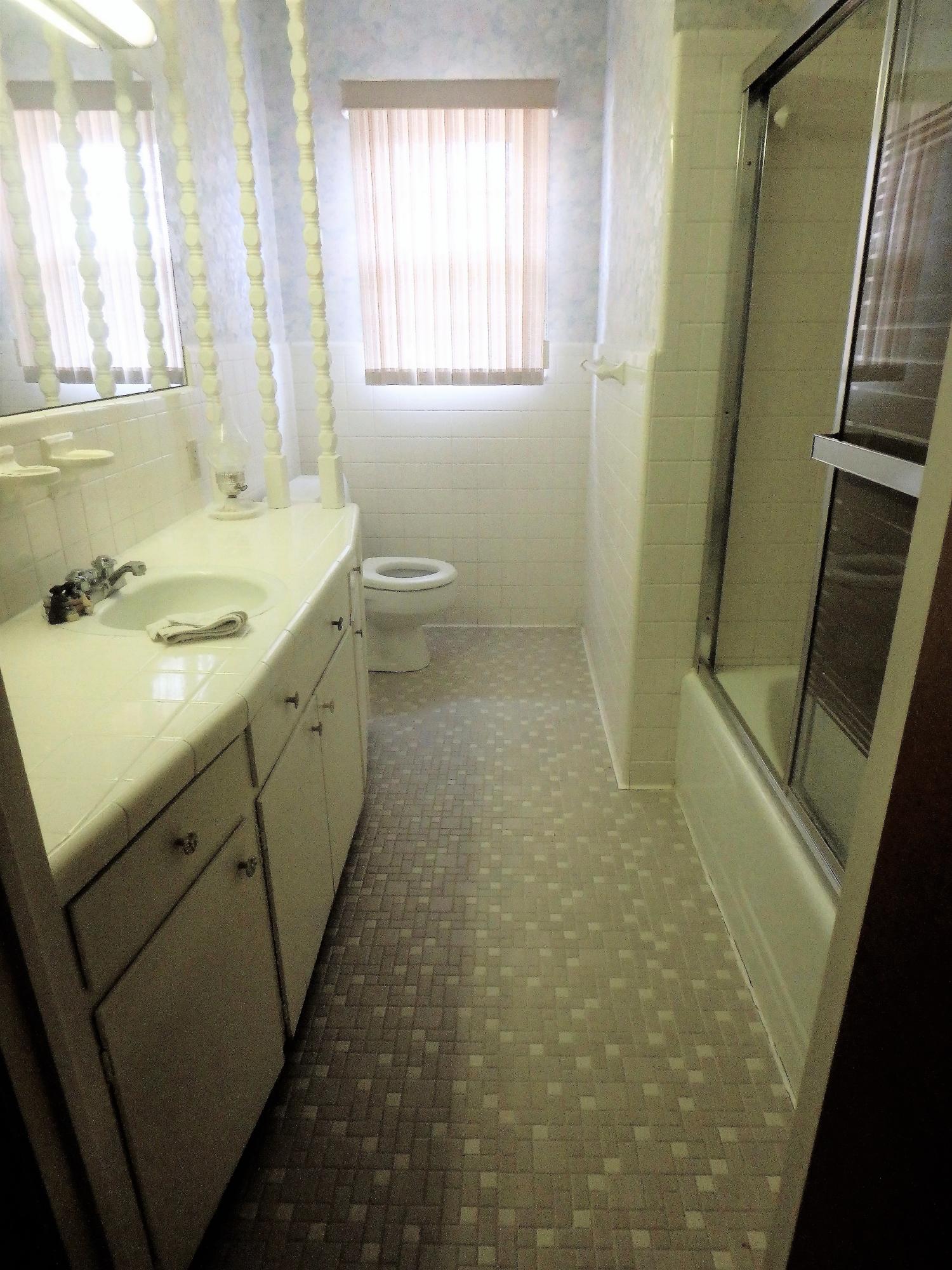 800 Horne Street St. George, SC 29477 - Photo 13 of 18 Guest Bathroom