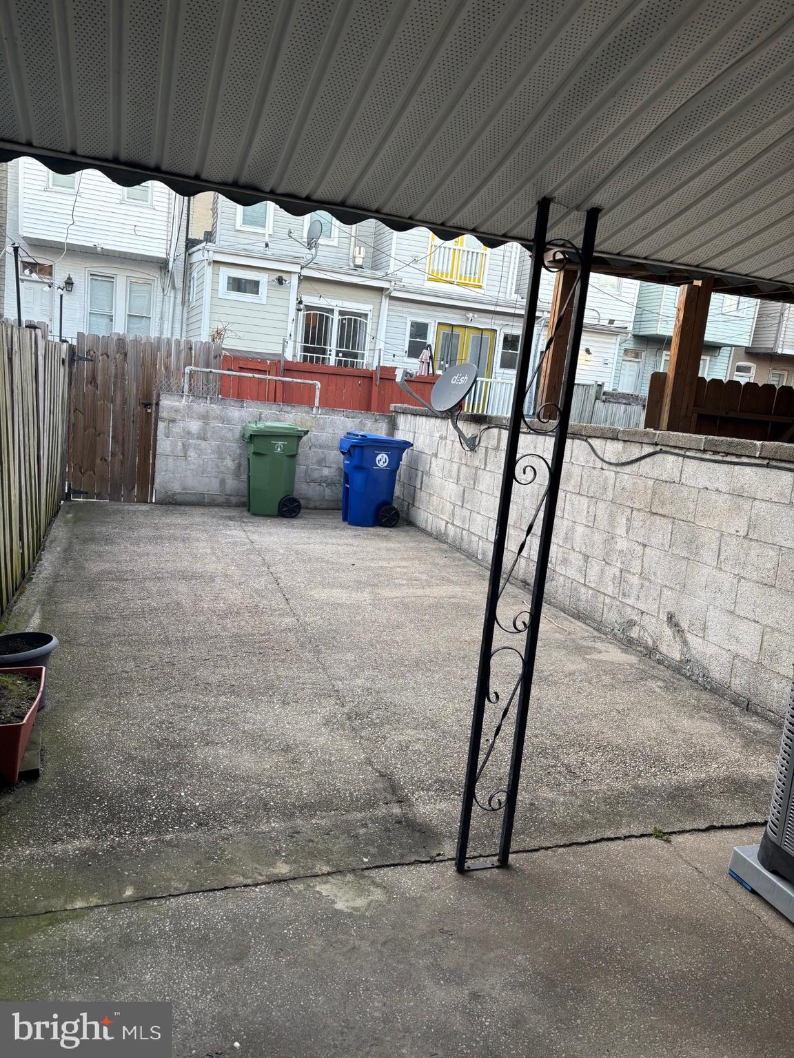 26 North Decker Avenue Baltimore, MD 21224 - Photo 14 of 14 a front view of a house with a yard