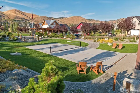 $1,249,998 | 163 Bobcat Lane, Chelan, WA 98816