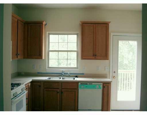 2426 D Rochester Road, Unit D Franklin Park, PA 15143 - Photo 3 of 4 Kitchen.