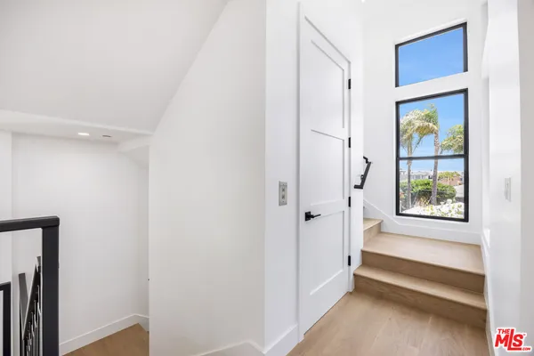 $17,990 | 926 17th Street, Hermosa Beach, CA 90254
