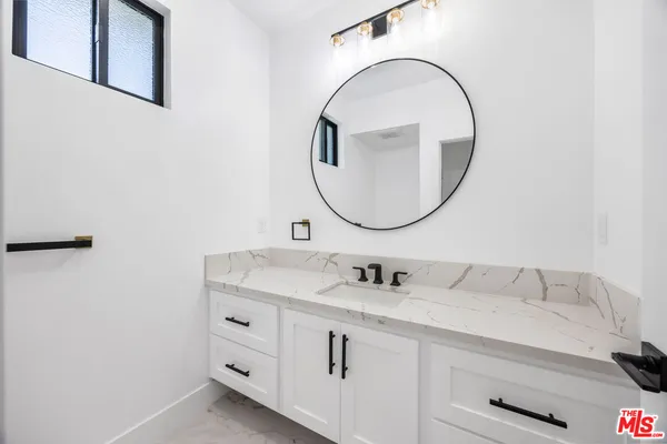 $17,990 | 926 17th Street, Hermosa Beach, CA 90254