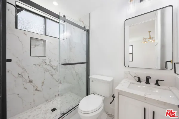$17,990 | 926 17th Street, Hermosa Beach, CA 90254