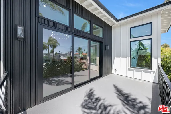 $17,990 | 926 17th Street, Hermosa Beach, CA 90254
