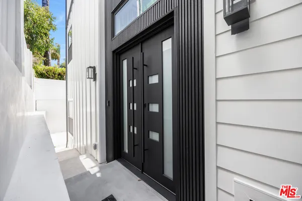 $17,990 | 926 17th Street, Hermosa Beach, CA 90254