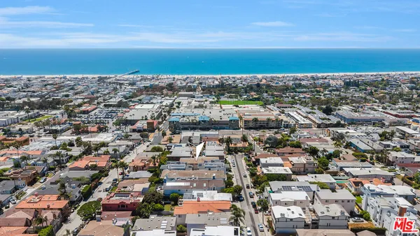 $17,990 | 926 17th Street, Hermosa Beach, CA 90254