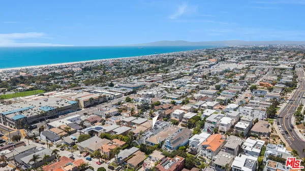$17,990 | 926 17th Street, Hermosa Beach, CA 90254