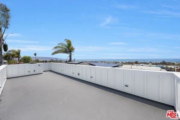 $17,990 | 926 17th Street, Hermosa Beach, CA 90254