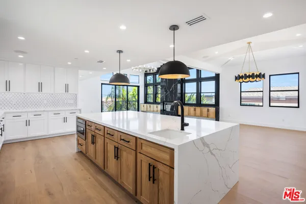 $17,990 | 926 17th Street, Hermosa Beach, CA 90254