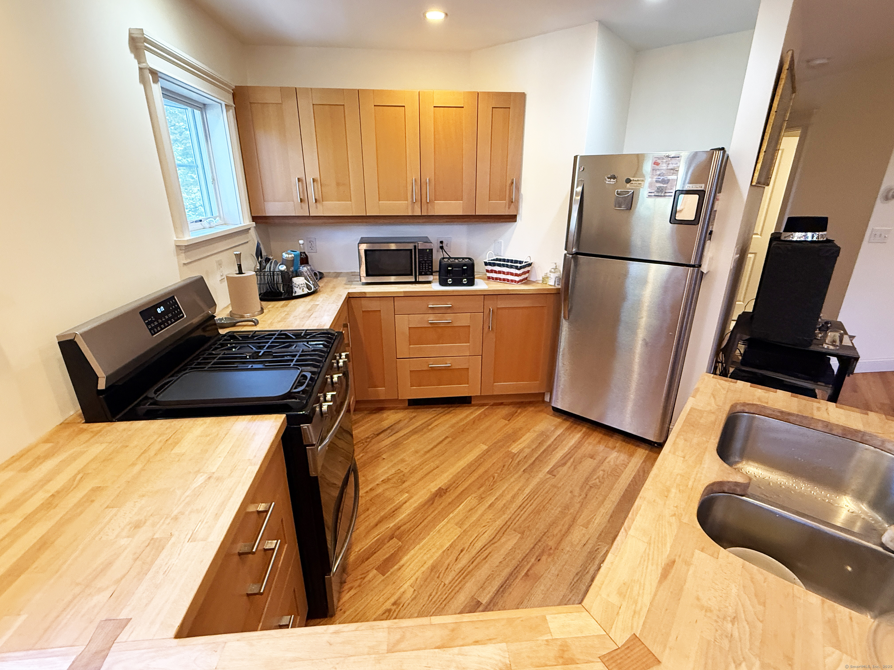 75 Maple Street Torrington, CT 06790 - Photo 6 of 29