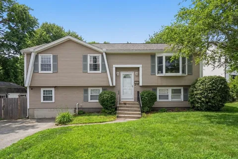 $889,900 | 44 Pearl Street, Woburn, MA 01801