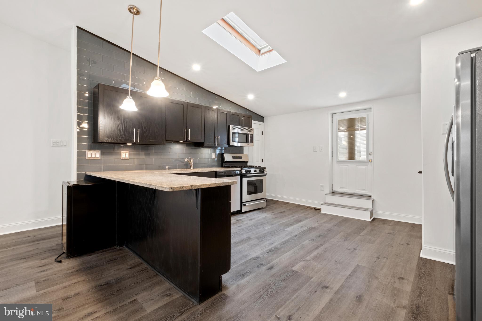 1805 Chestnut Street Philadelphia, PA 19103 - Photo 12 of 34 3rd Floor Unit