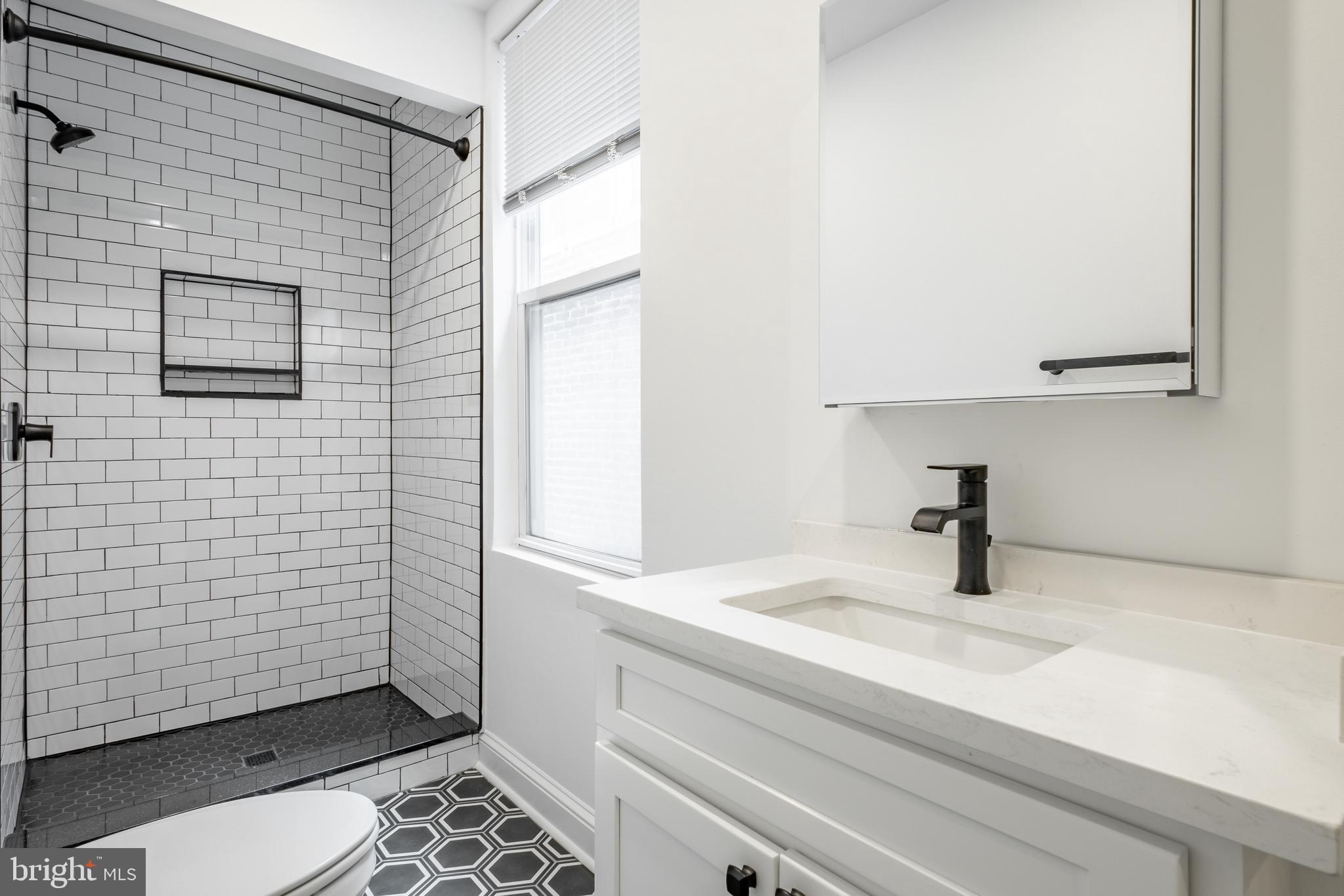 1805 Chestnut Street Philadelphia, PA 19103 - Photo 14 of 34 3rd Floor Unit