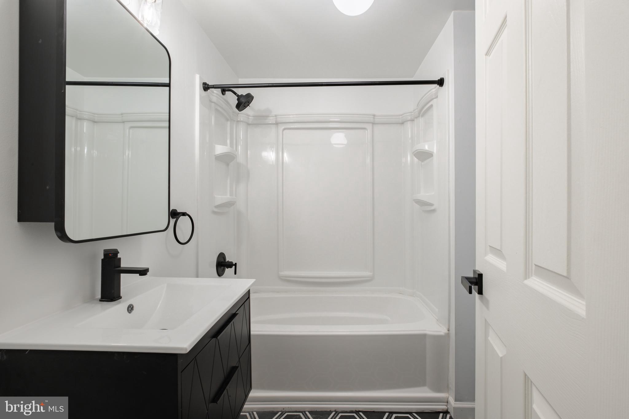 1805 Chestnut Street Philadelphia, PA 19103 - Photo 21 of 34 Unit 2R