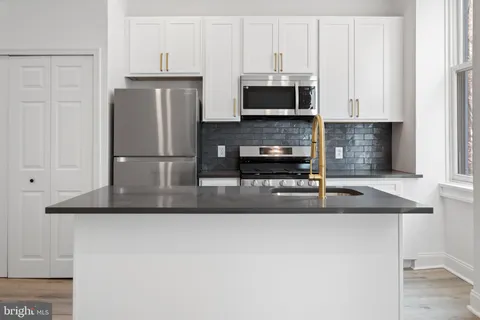 $3,750,000 | 1805 Chestnut Street, Philadelphia, PA 19103